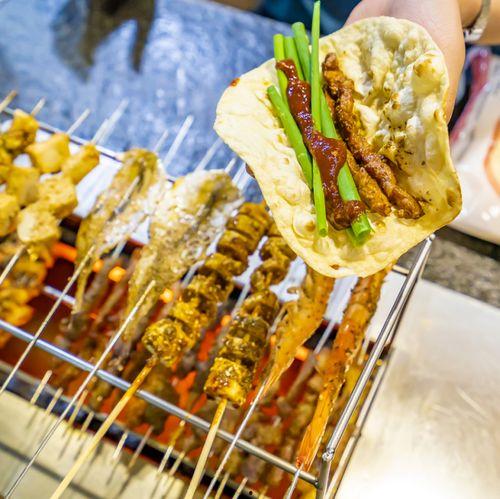 淄博烧烤最新爆料视频,火辣美味，一探究竟！